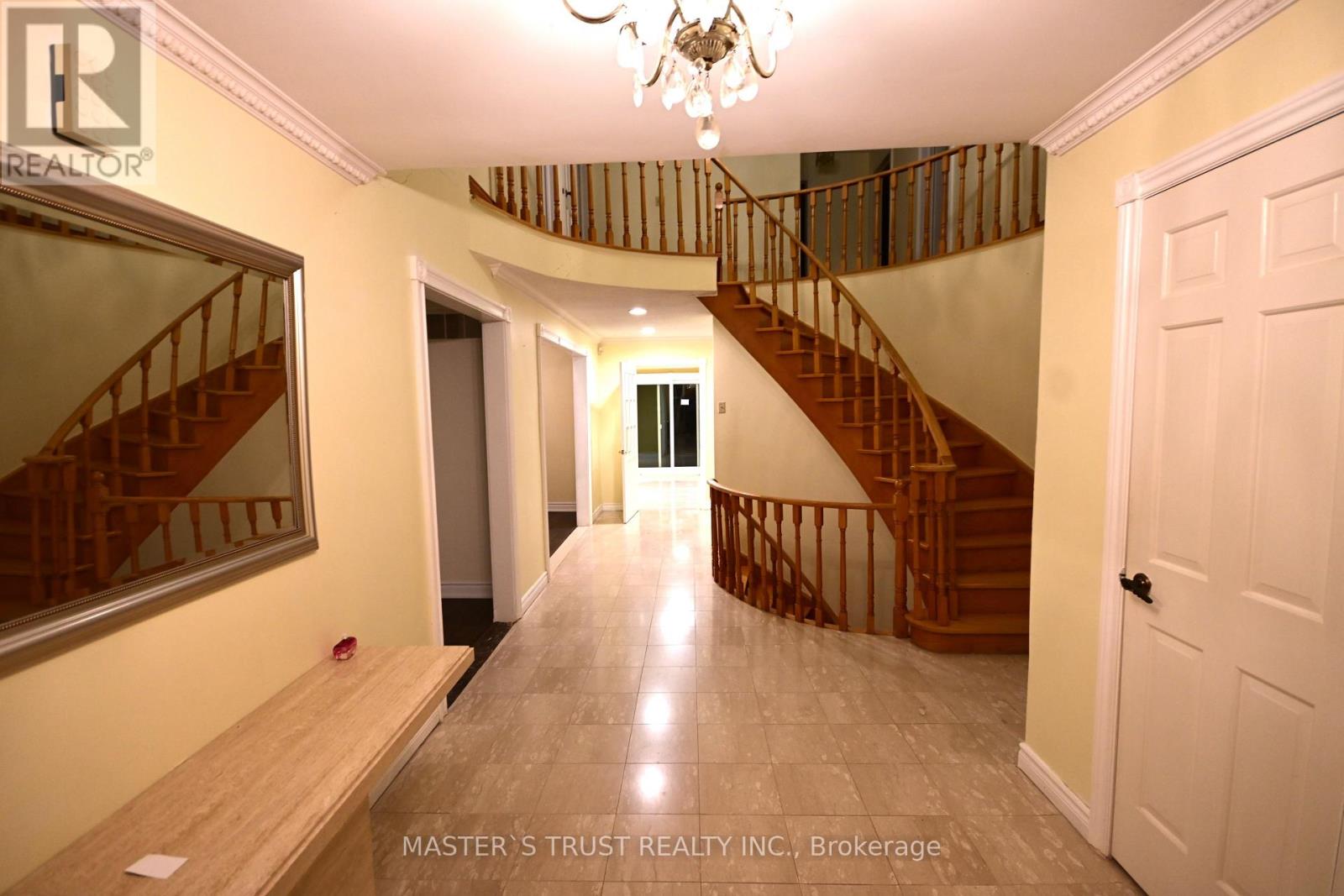 65 Farmstead Road, Toronto, Ontario  M2L 2X2 - Photo 2 - C12447557