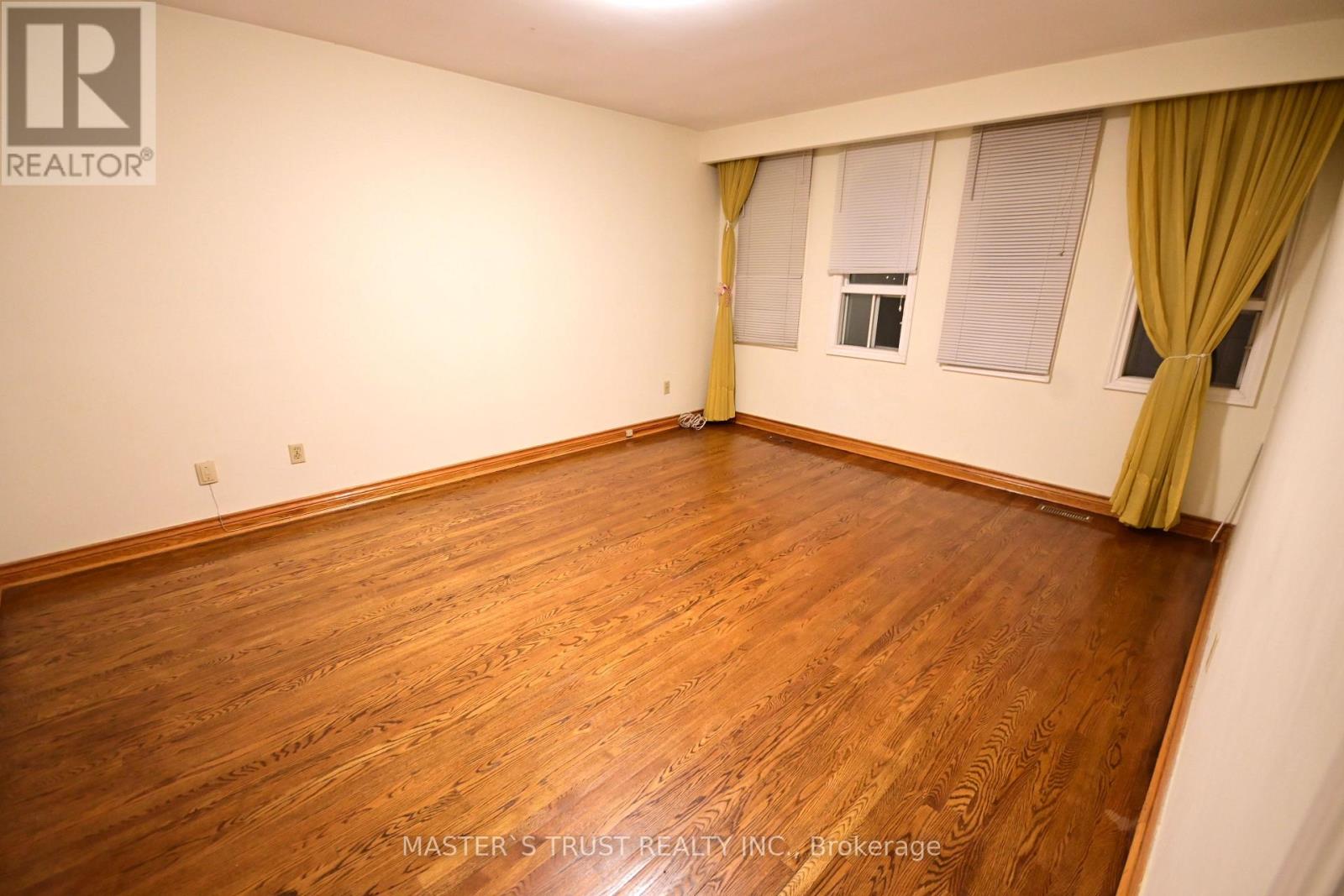 65 Farmstead Road, Toronto, Ontario  M2L 2X2 - Photo 7 - C12447557