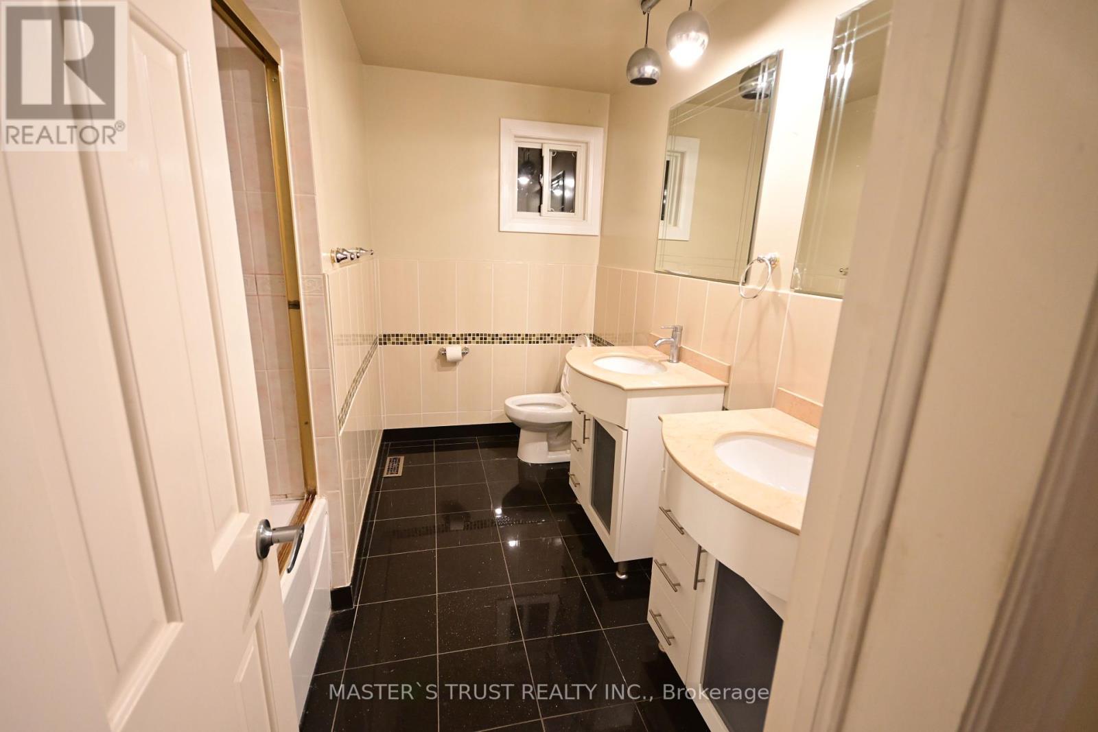 65 Farmstead Road, Toronto, Ontario  M2L 2X2 - Photo 8 - C12447557