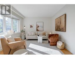 48 SHROPSHIRE DRIVE, Toronto, Ontario