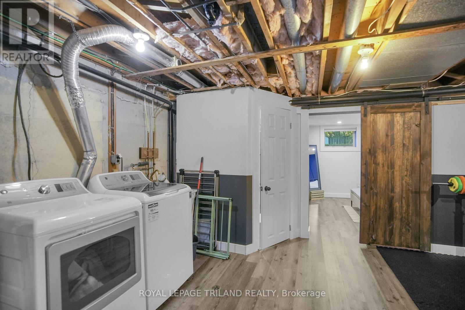 15 Mohegan Crescent, London East, Ontario  N5V 2X7 - Photo 35 - X12447622
