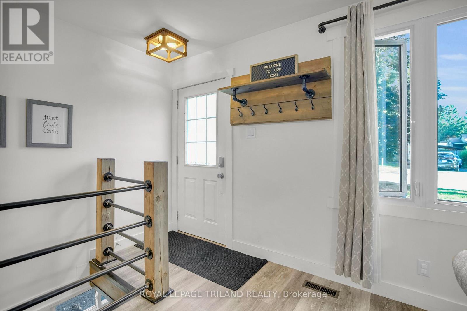15 Mohegan Crescent, London East, Ontario  N5V 2X7 - Photo 6 - X12447622