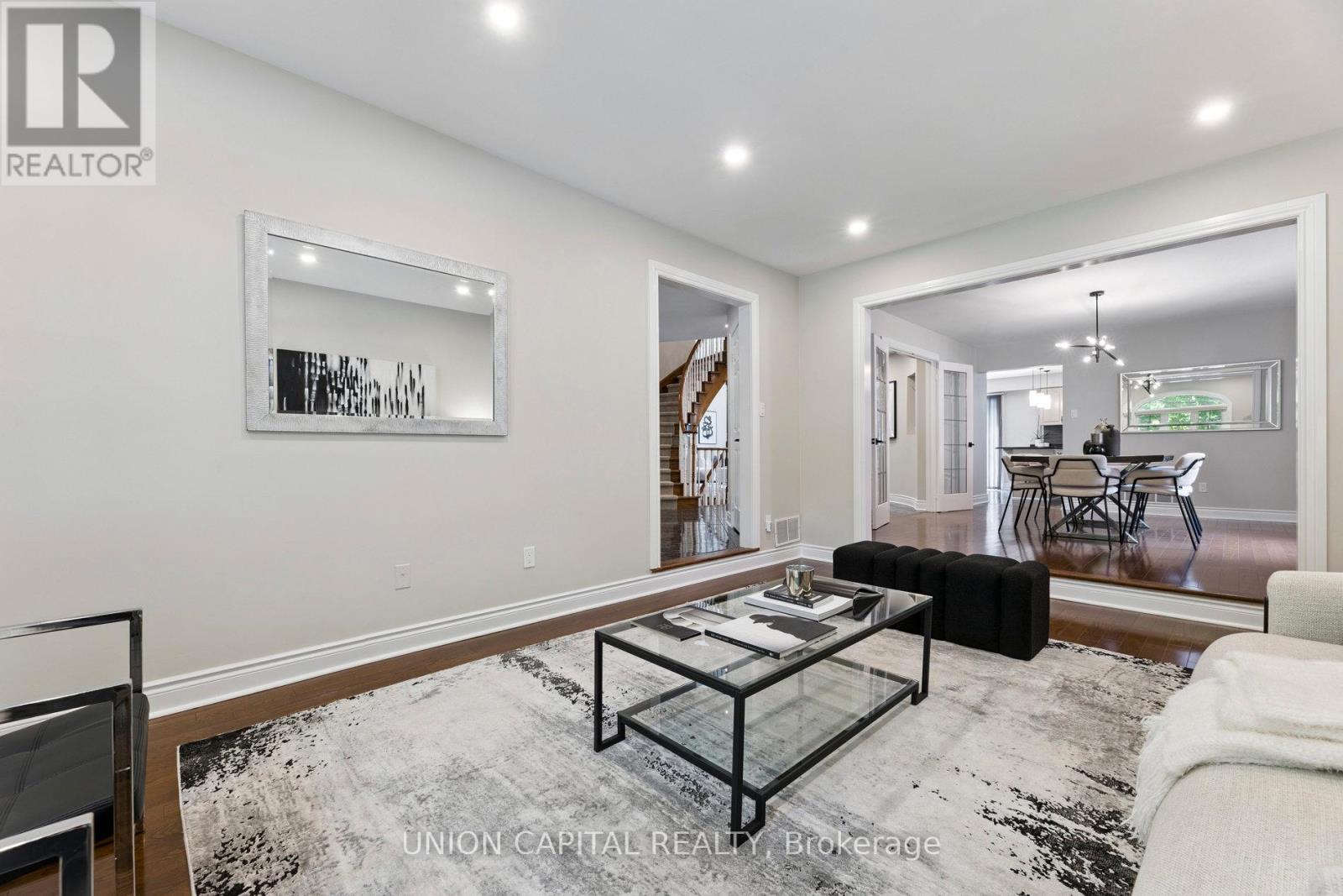 86 Charing Crescent, Aurora, Ontario  L4G 6P5 - Photo 24 - N12444977