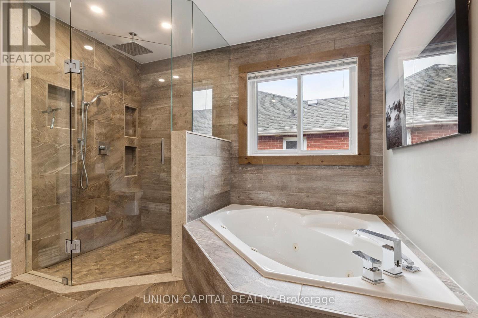 86 Charing Crescent, Aurora, Ontario  L4G 6P5 - Photo 31 - N12444977