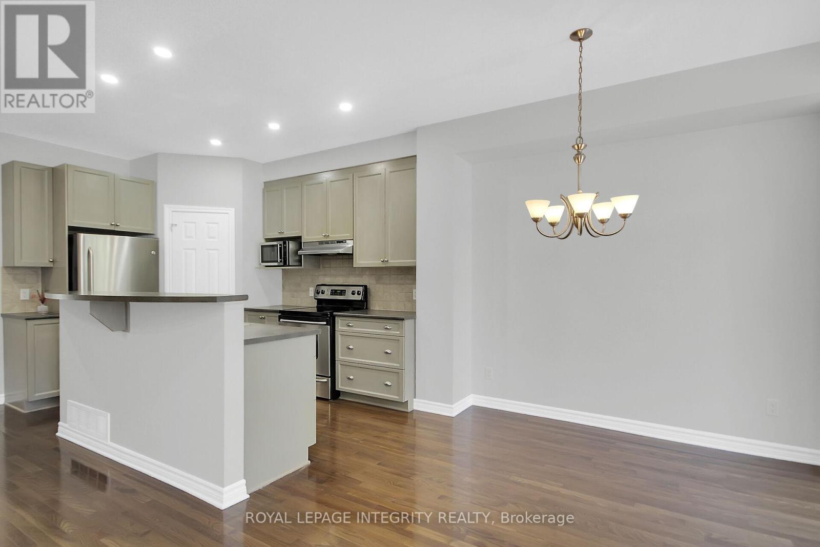 105 Shepody Circle, Ottawa, Ontario  K1T 4H9 - Photo 13 - X12447621