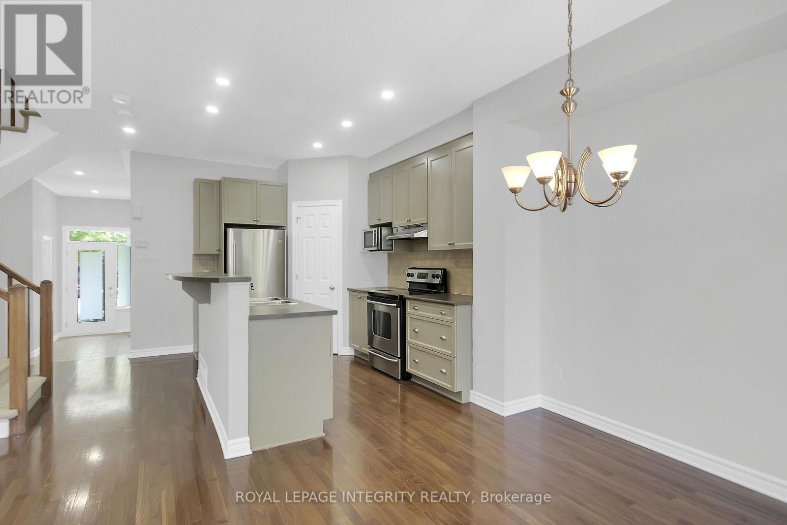 105 Shepody Circle, Ottawa, Ontario  K1T 4H9 - Photo 14 - X12447621