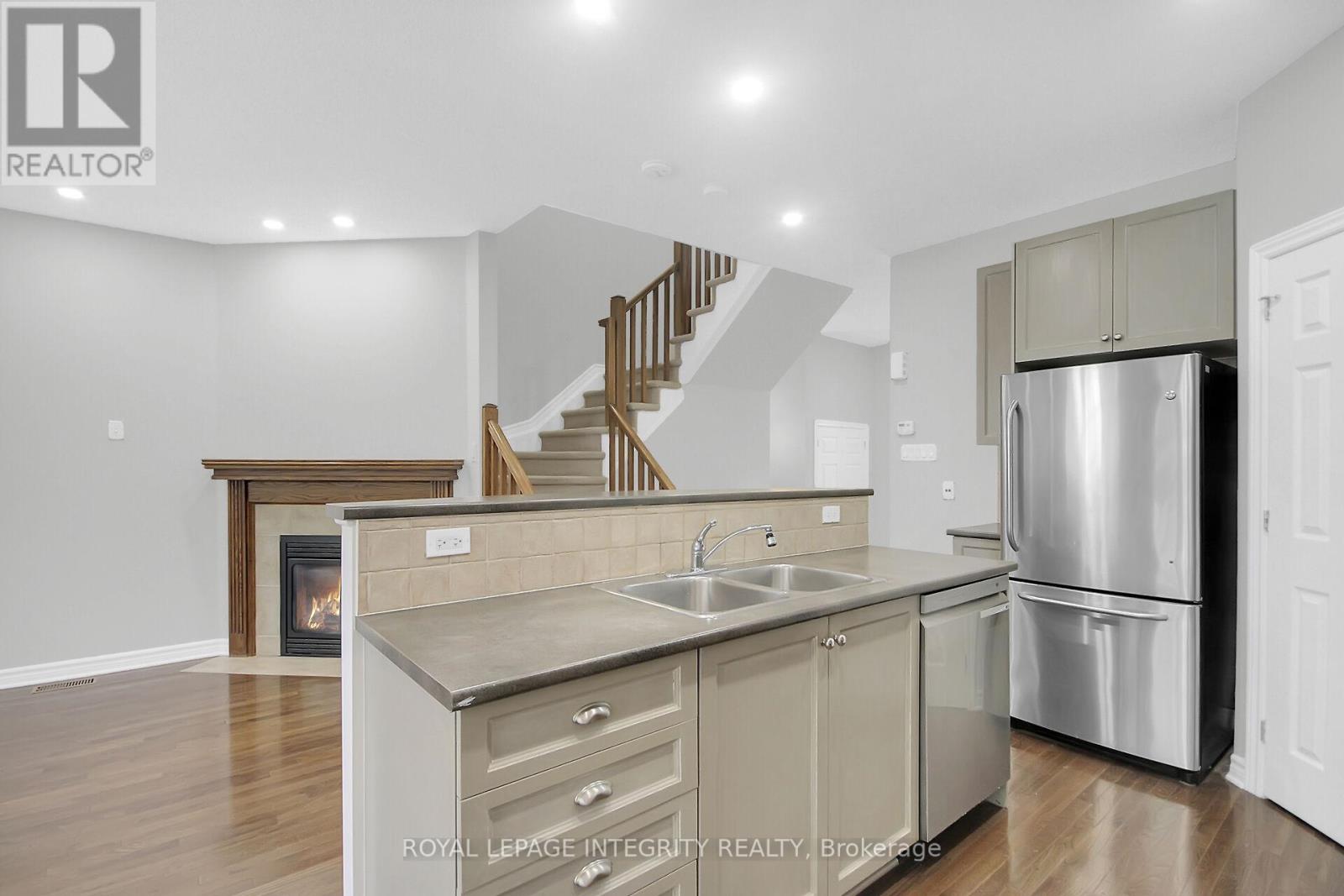 105 Shepody Circle, Ottawa, Ontario  K1T 4H9 - Photo 16 - X12447621