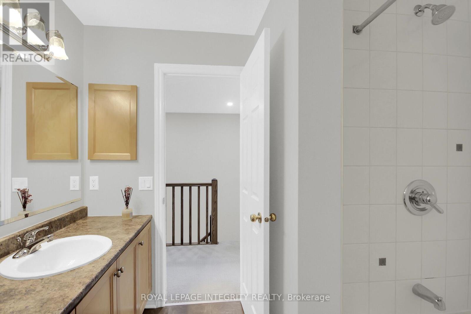 105 Shepody Circle, Ottawa, Ontario  K1T 4H9 - Photo 32 - X12447621