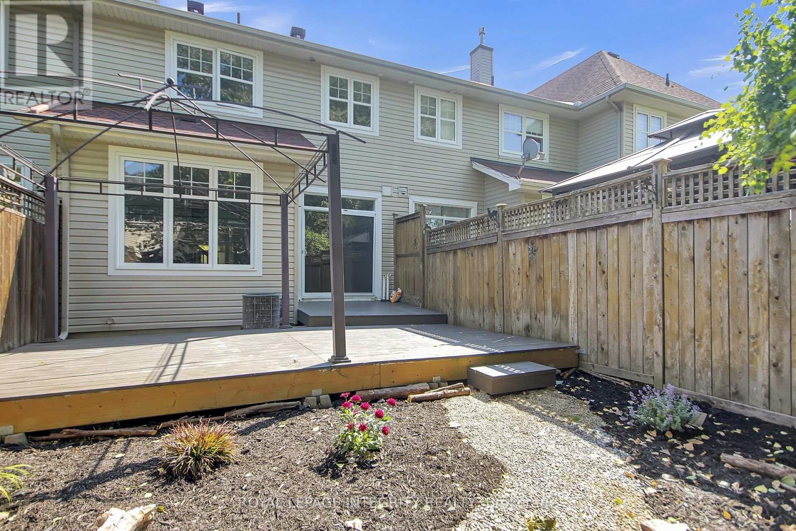105 Shepody Circle, Ottawa, Ontario  K1T 4H9 - Photo 42 - X12447621