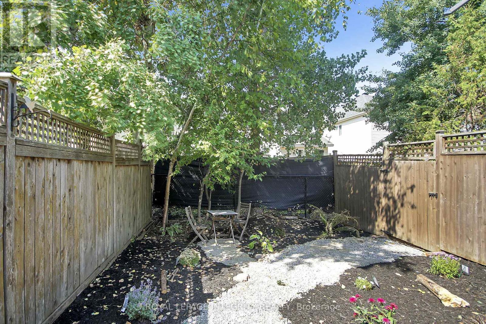 105 Shepody Circle, Ottawa, Ontario  K1T 4H9 - Photo 43 - X12447621