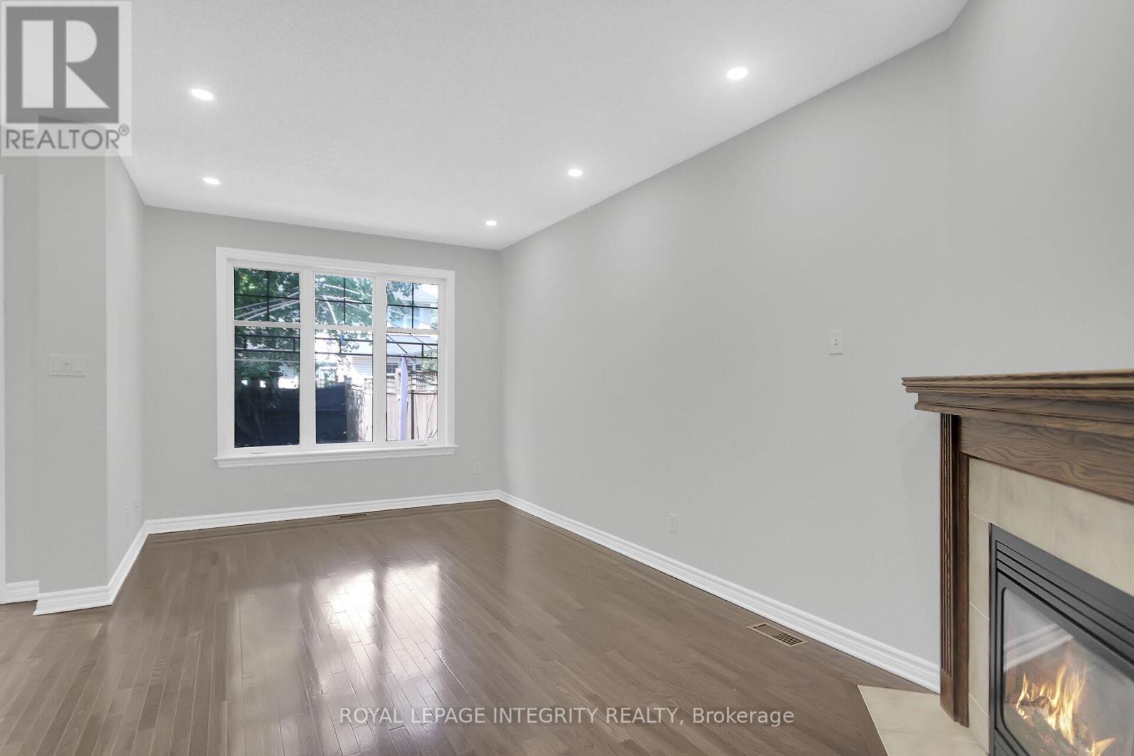 105 Shepody Circle, Ottawa, Ontario  K1T 4H9 - Photo 5 - X12447621