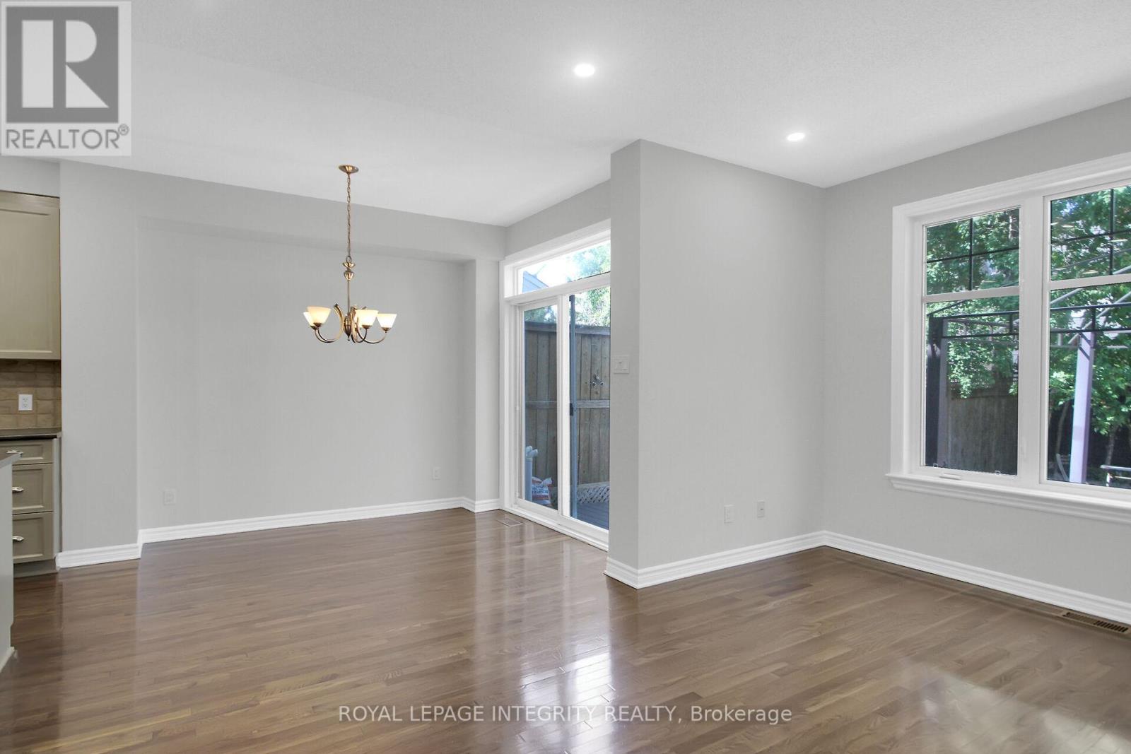 105 Shepody Circle, Ottawa, Ontario  K1T 4H9 - Photo 8 - X12447621