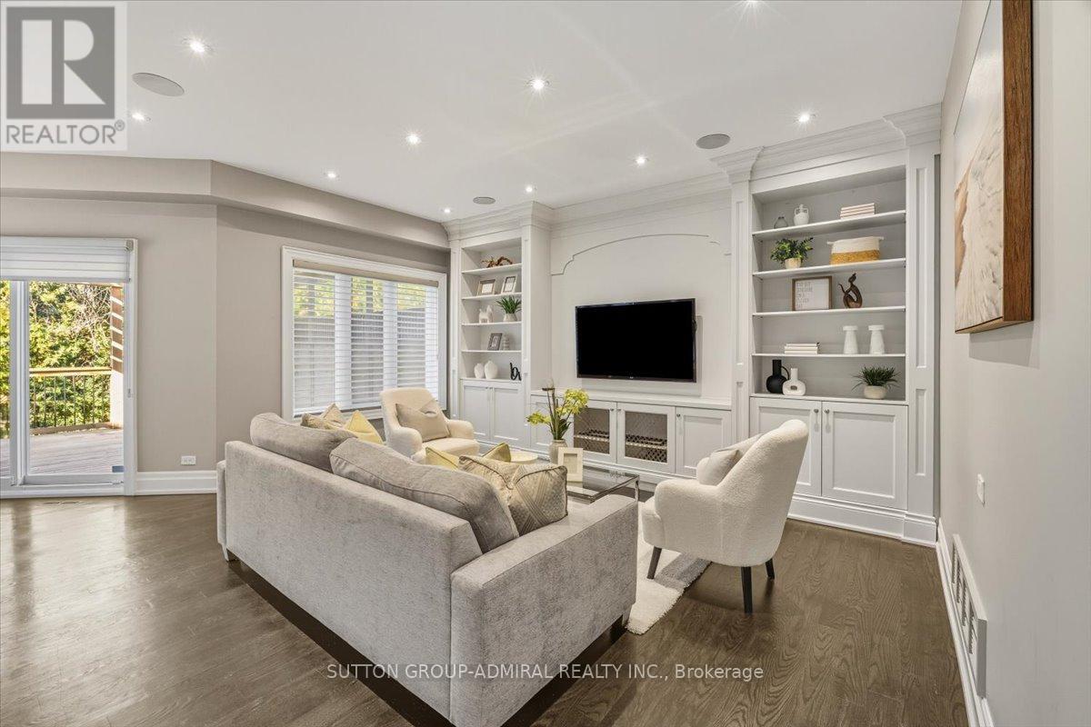 108 Macarthur Drive, Vaughan (Beverley Glen), Ontario  L4J 8J6 - Photo 15 - N12447514