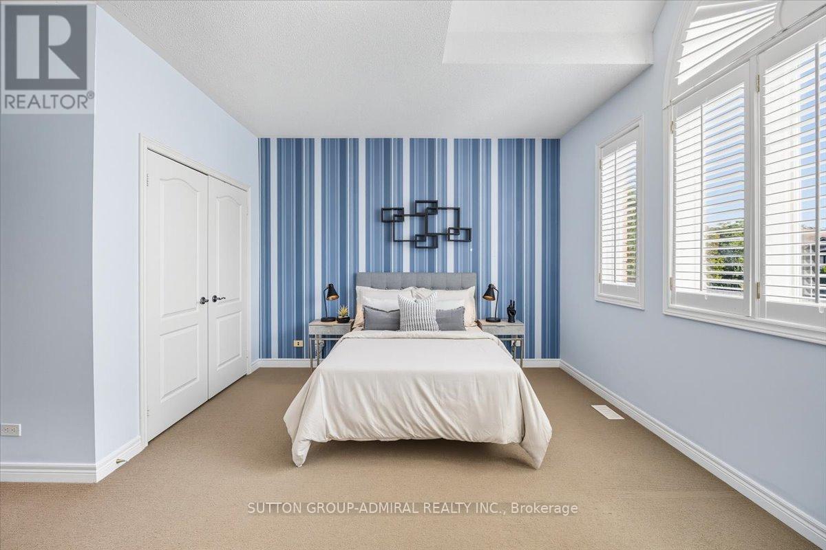 108 Macarthur Drive, Vaughan (Beverley Glen), Ontario  L4J 8J6 - Photo 31 - N12447514