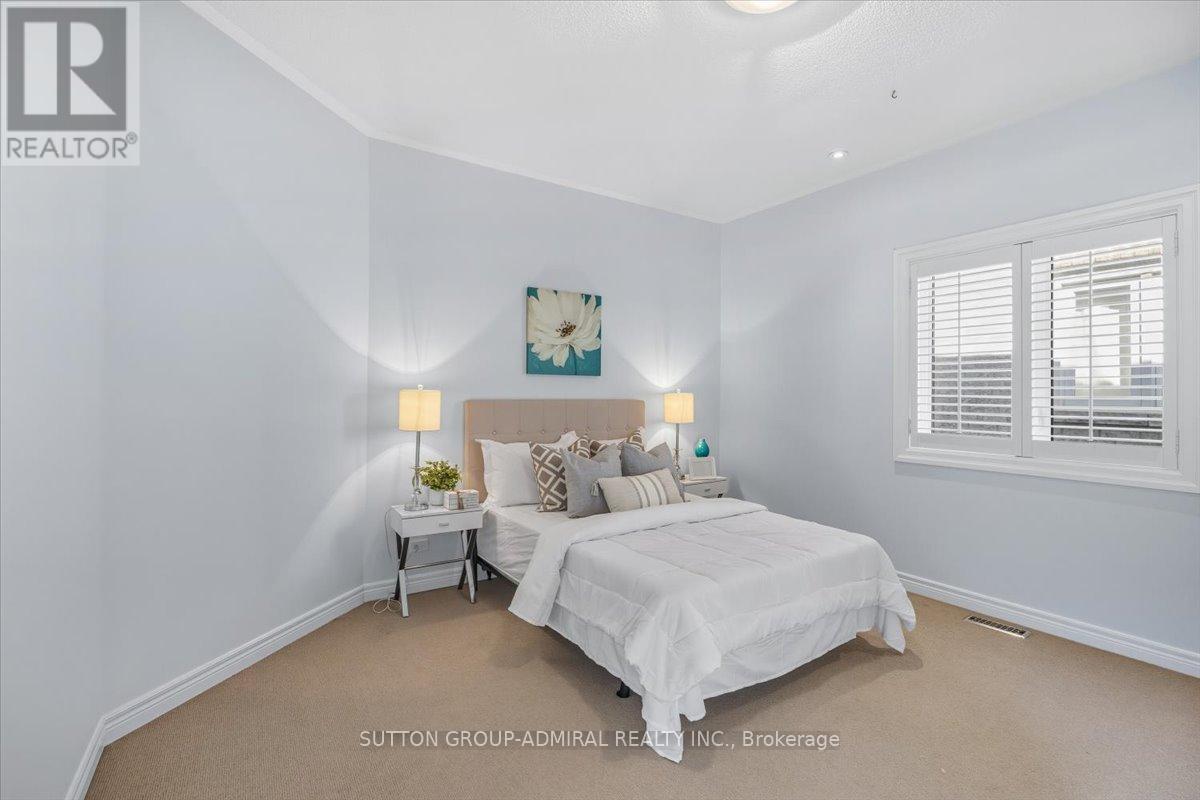 108 Macarthur Drive, Vaughan (Beverley Glen), Ontario  L4J 8J6 - Photo 37 - N12447514