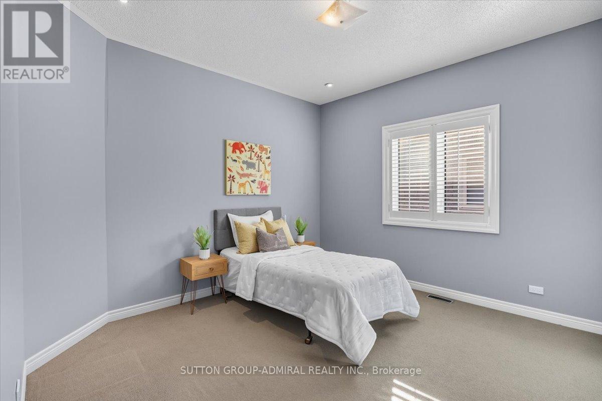 108 Macarthur Drive, Vaughan (Beverley Glen), Ontario  L4J 8J6 - Photo 40 - N12447514