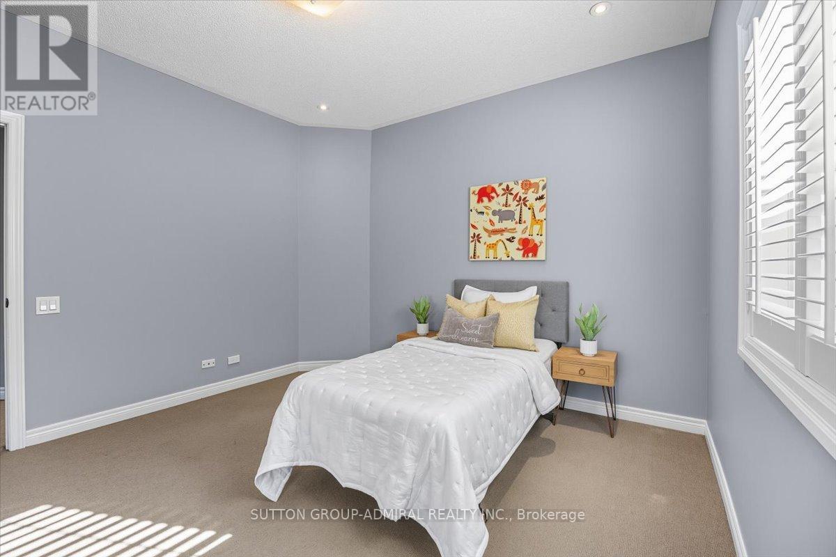 108 Macarthur Drive, Vaughan (Beverley Glen), Ontario  L4J 8J6 - Photo 41 - N12447514