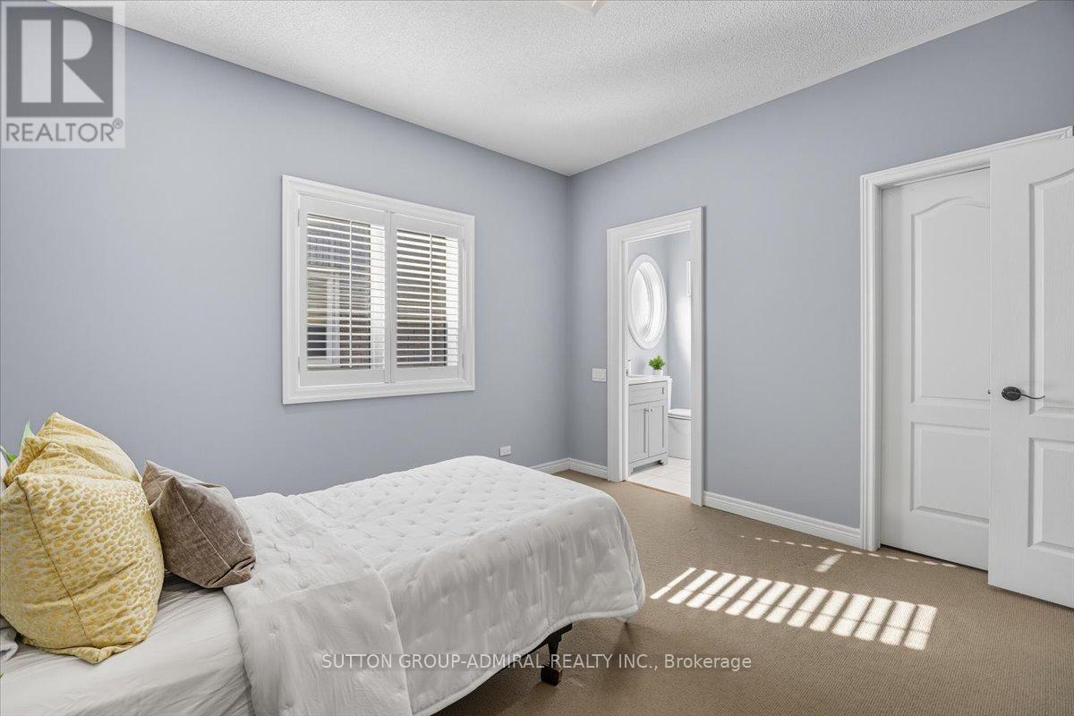108 Macarthur Drive, Vaughan (Beverley Glen), Ontario  L4J 8J6 - Photo 42 - N12447514