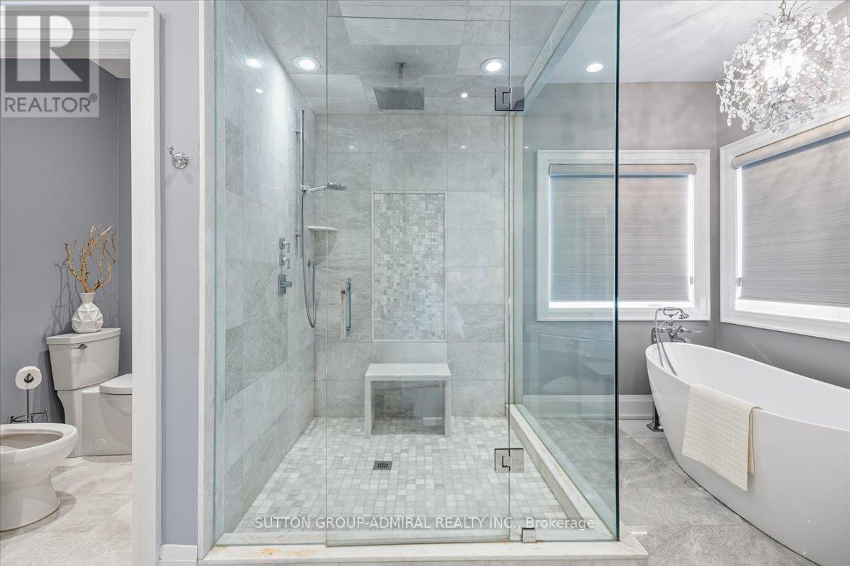 108 Macarthur Drive, Vaughan (Beverley Glen), Ontario  L4J 8J6 - Photo 47 - N12447514