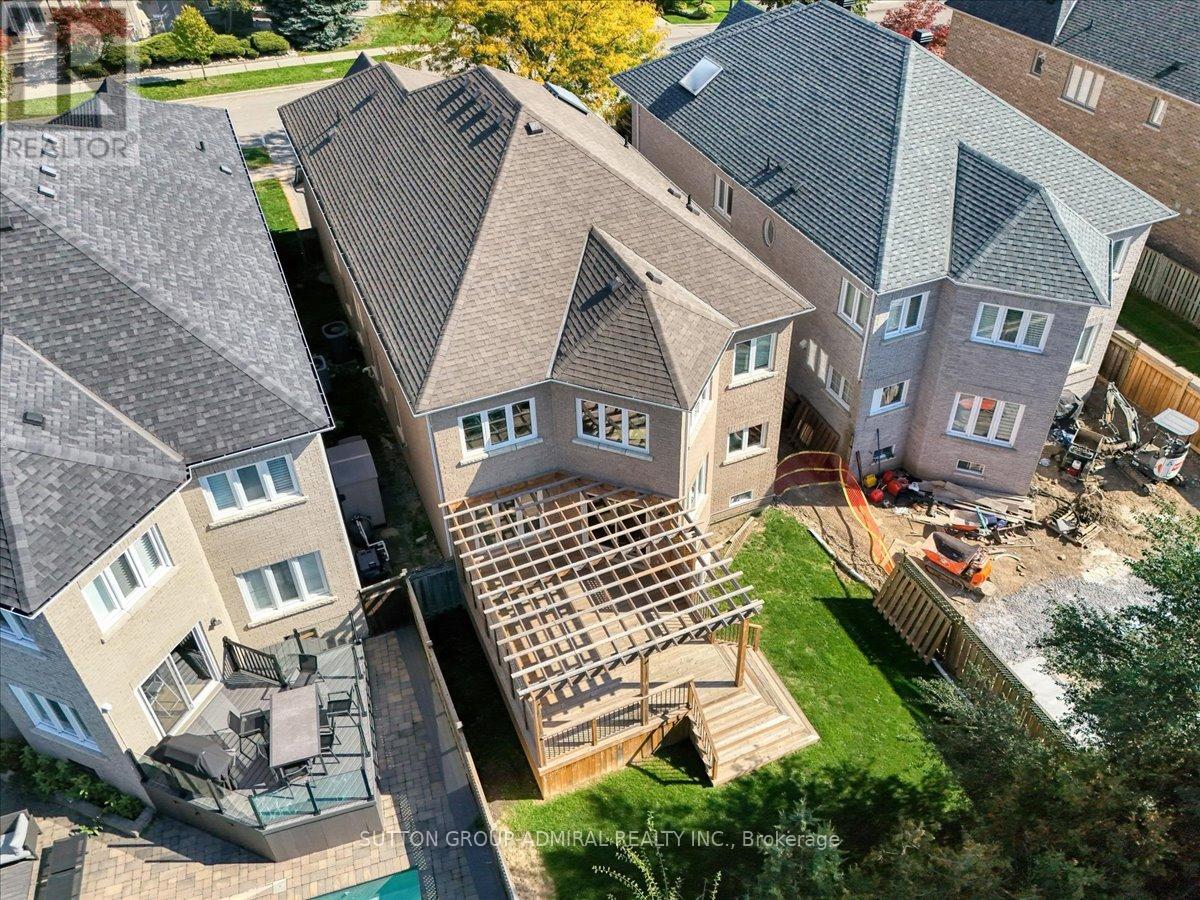 108 Macarthur Drive, Vaughan (Beverley Glen), Ontario  L4J 8J6 - Photo 5 - N12447514