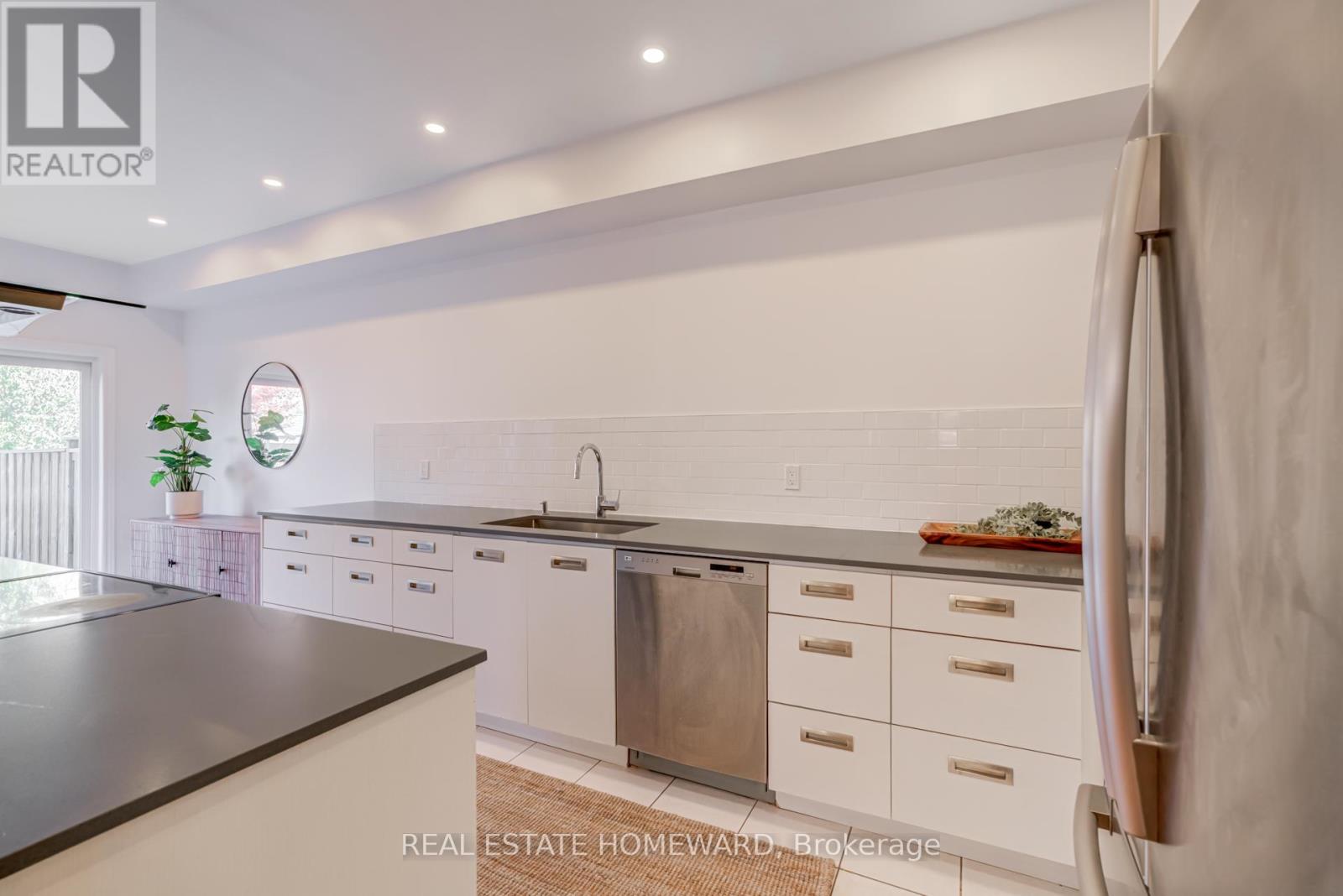 8 Ozner Crescent, Vaughan (Vellore Village), Ontario  L4H 0E2 - Photo 12 - N12447540