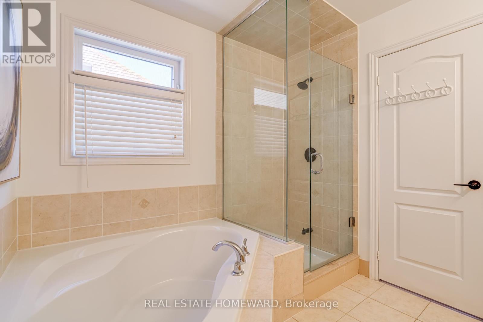 8 Ozner Crescent, Vaughan (Vellore Village), Ontario  L4H 0E2 - Photo 22 - N12447540