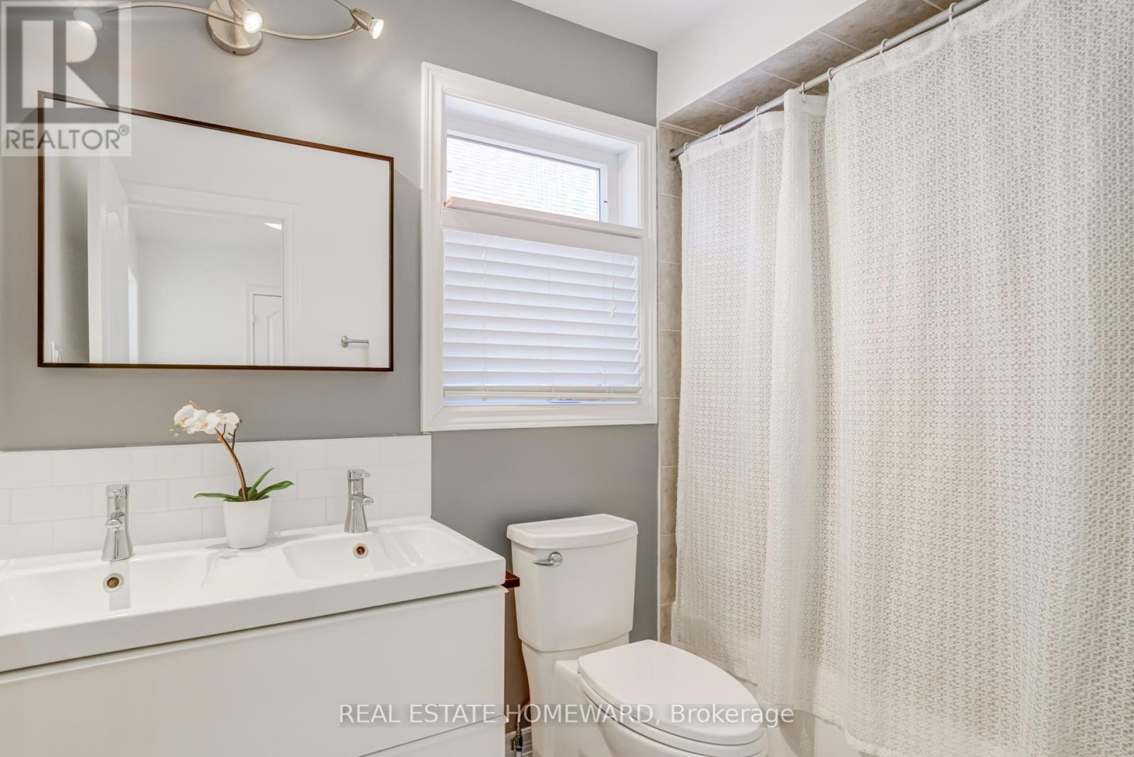 8 Ozner Crescent, Vaughan (Vellore Village), Ontario  L4H 0E2 - Photo 28 - N12447540