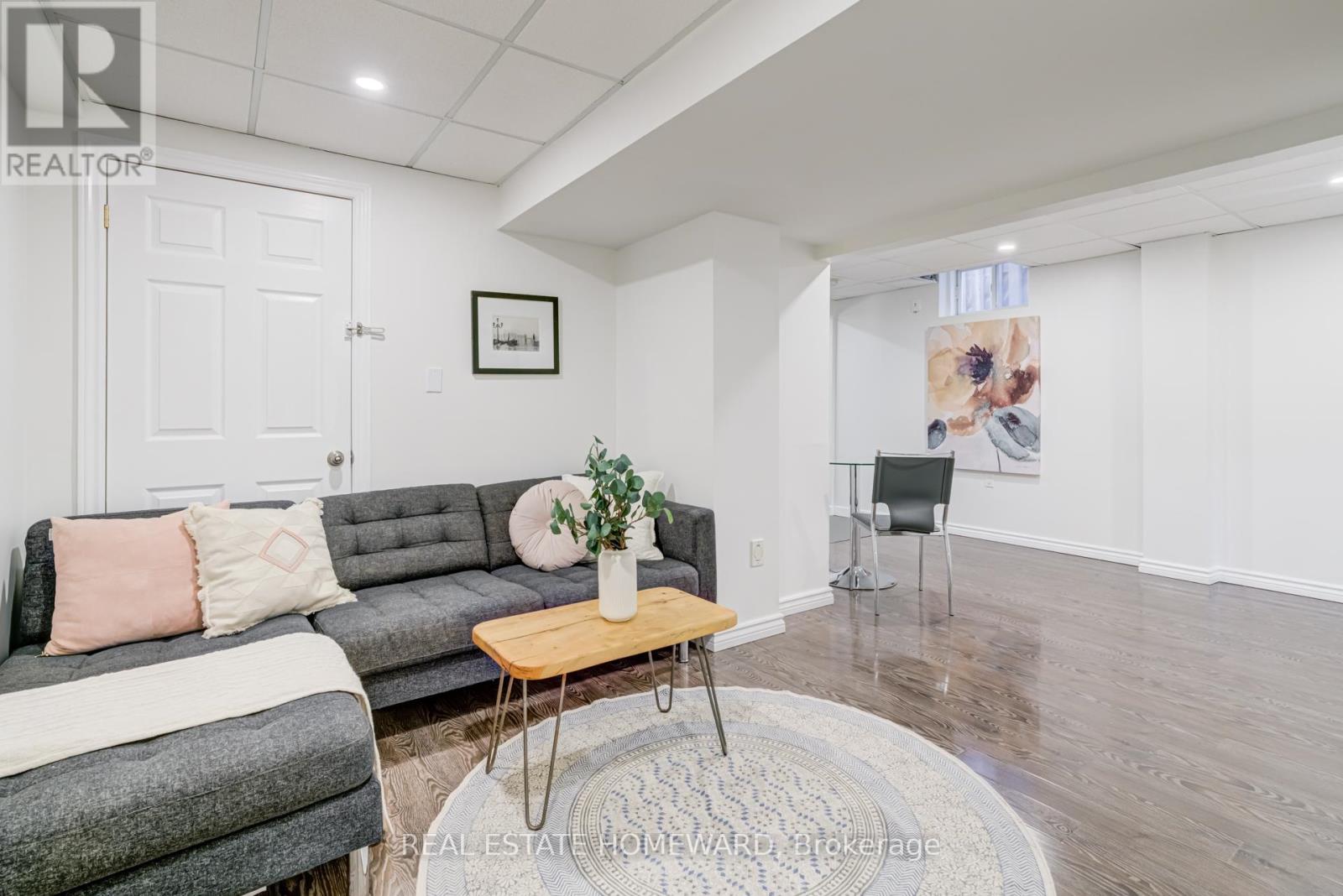 8 Ozner Crescent, Vaughan (Vellore Village), Ontario  L4H 0E2 - Photo 37 - N12447540