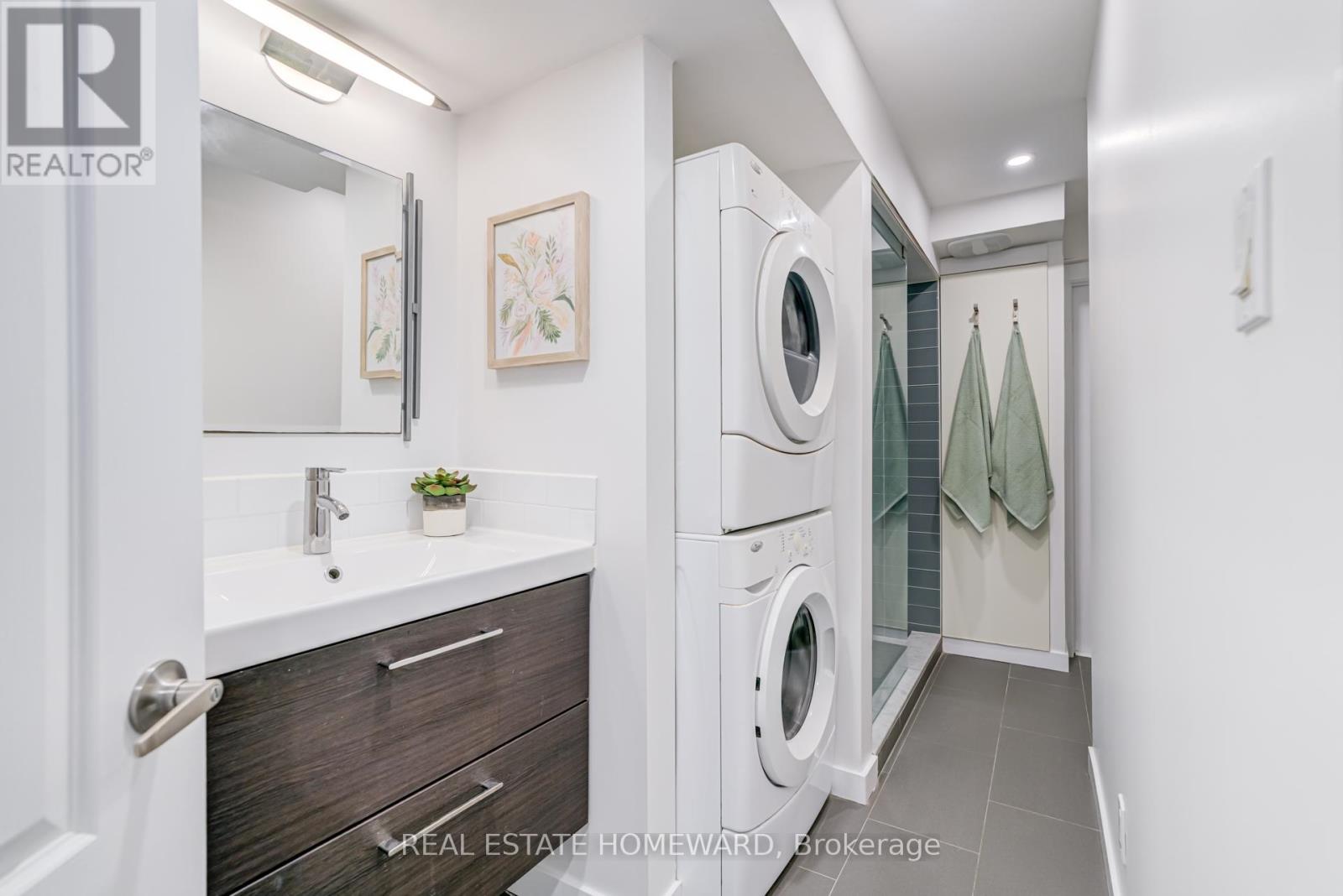 8 Ozner Crescent, Vaughan (Vellore Village), Ontario  L4H 0E2 - Photo 41 - N12447540