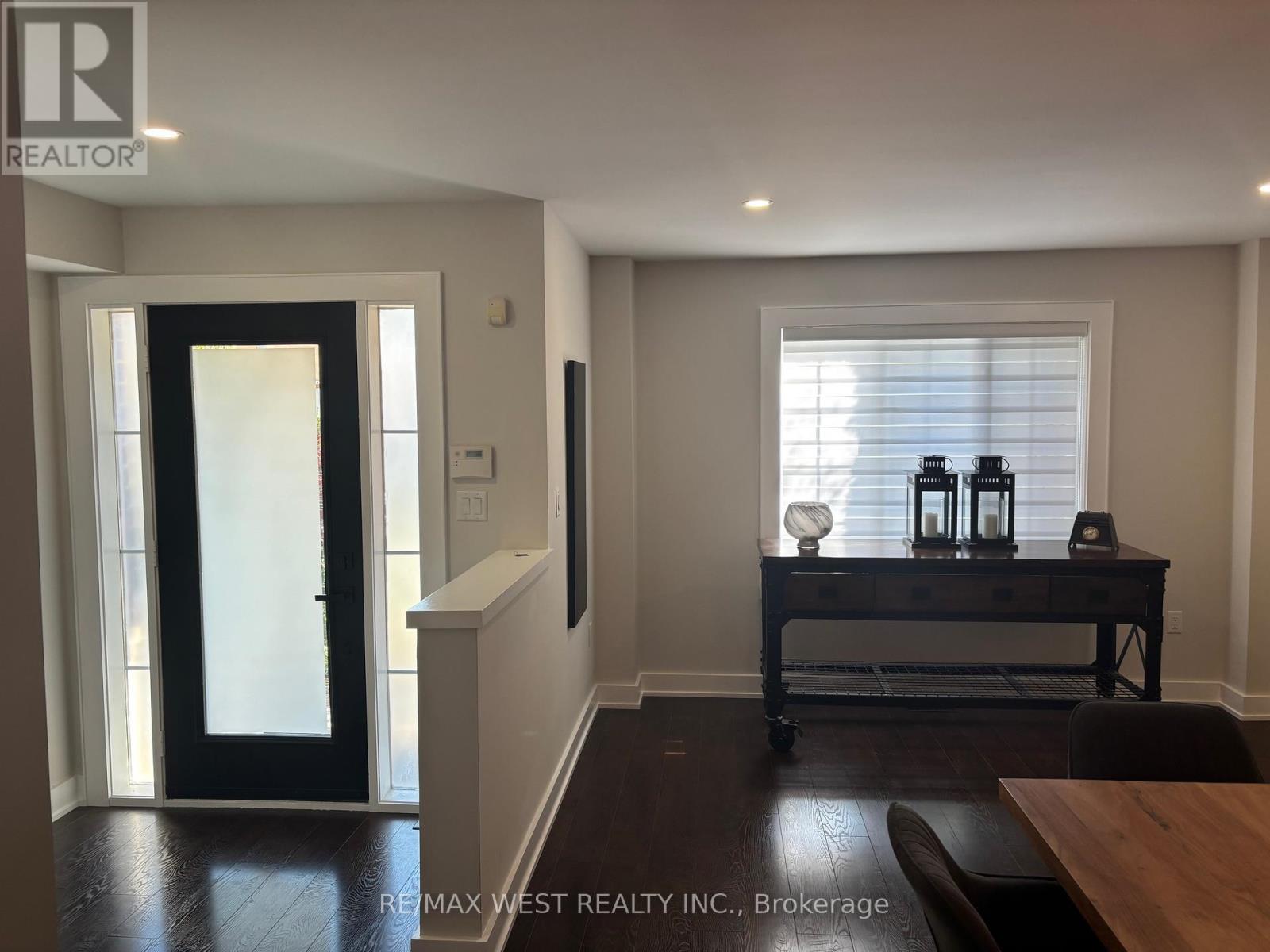 10 Villa Antica Drive, Vaughan, Ontario  L4H 1R2 - Photo 2 - N12447545