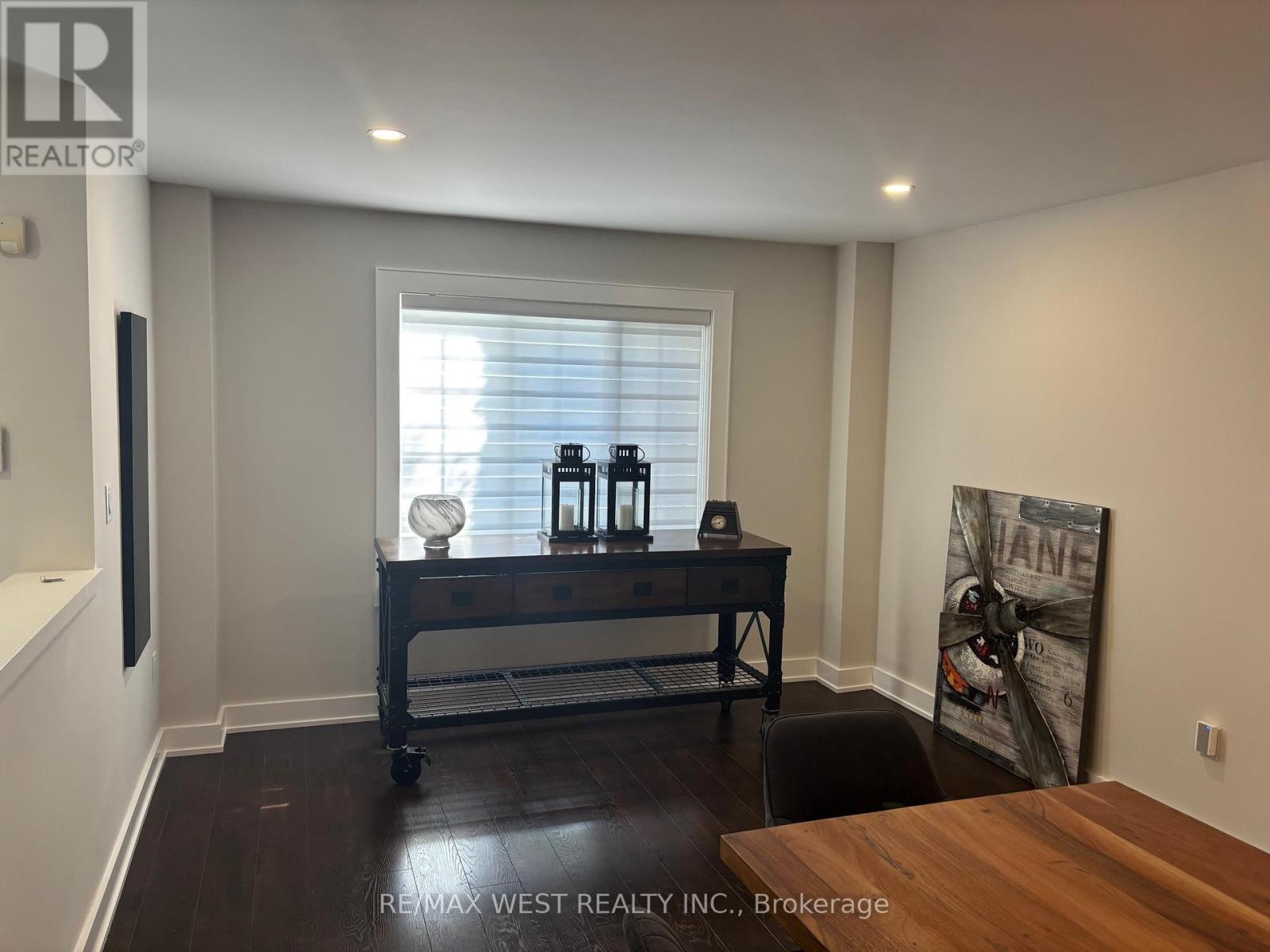 10 Villa Antica Drive, Vaughan, Ontario  L4H 1R2 - Photo 3 - N12447545