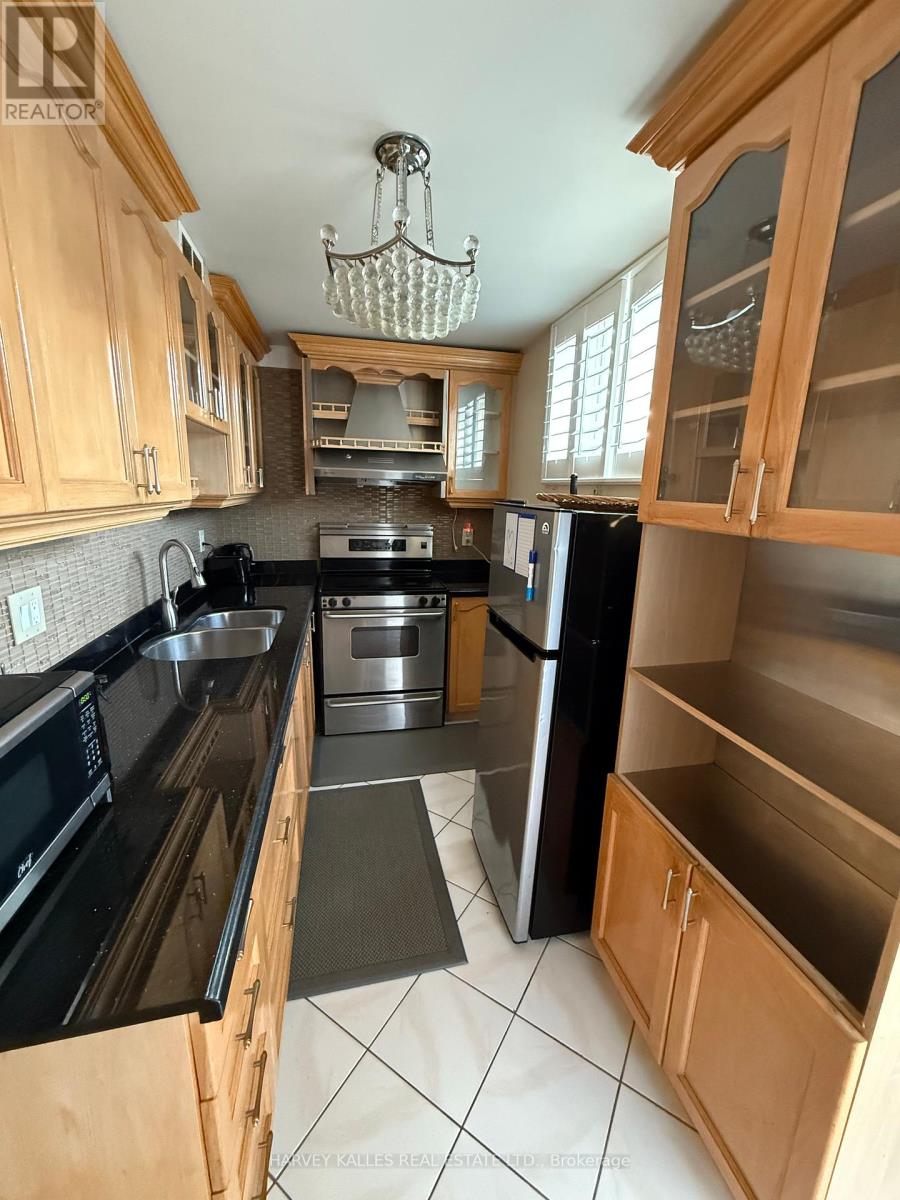 4 Corbett Avenue, Toronto, Ontario  M6N 1V1 - Photo 31 - W12446353