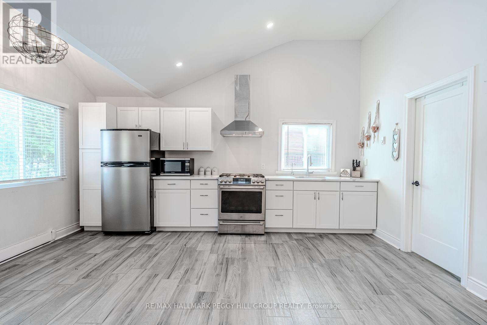 12 Doan Avenue, Tiny, Ontario  L0L 1P0 - Photo 4 - S12447496