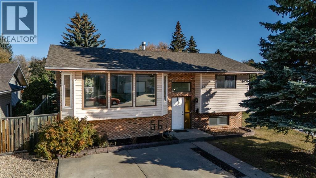 56 Marion Crescent, Red Deer, Alberta  T4R 1N2 - Photo 1 - A2262405