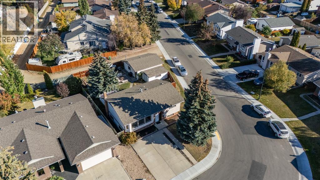 56 Marion Crescent, Red Deer, Alberta  T4R 1N2 - Photo 4 - A2262405