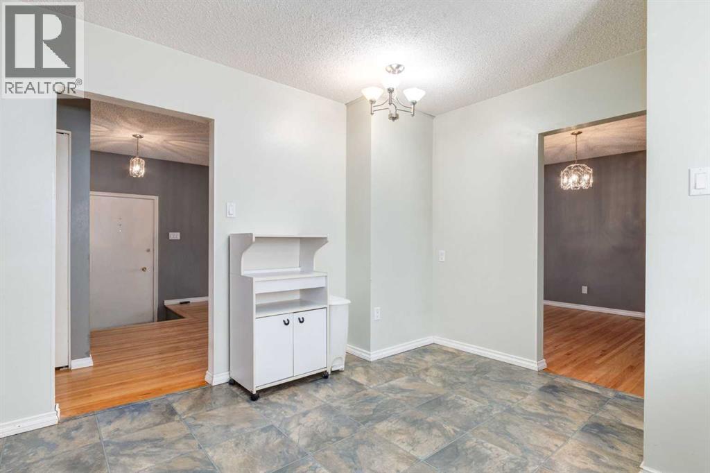 244 Maple Court Crescent Se, Calgary, Alberta  T2J 1V7 - Photo 13 - A2262442