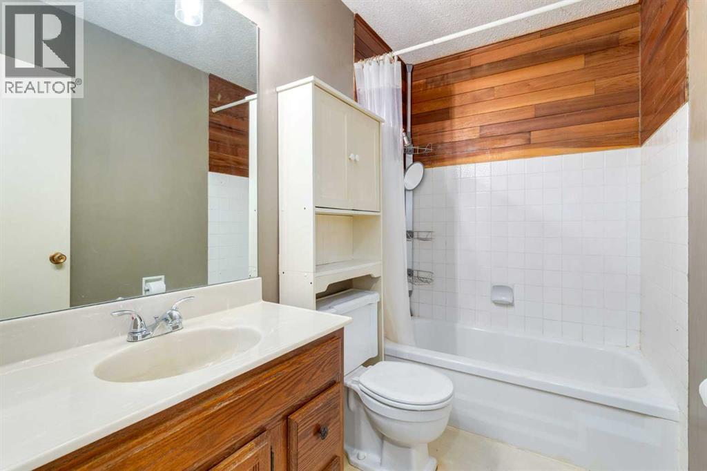 244 Maple Court Crescent Se, Calgary, Alberta  T2J 1V7 - Photo 22 - A2262442