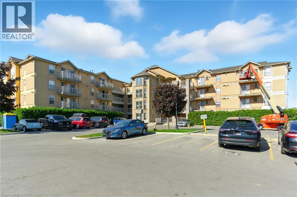 1490 Bishops Gate Unit# 305, Oakville, Ontario  L6M 4N3 - Photo 2 - 40776789