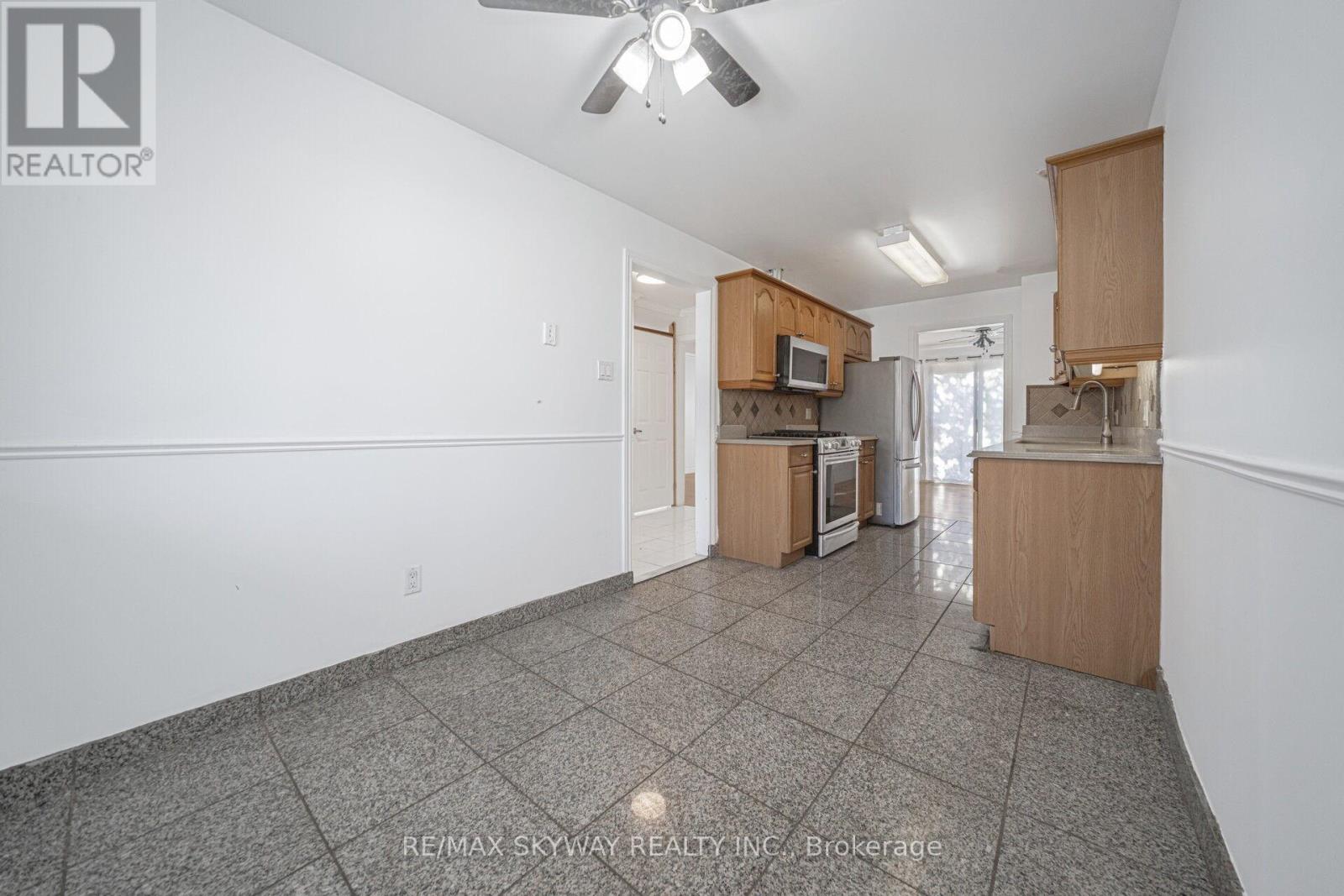 46 Royal Palm Drive, Brampton (Heart Lake East), Ontario  L6Z 1P6 - Photo 16 - W12447515
