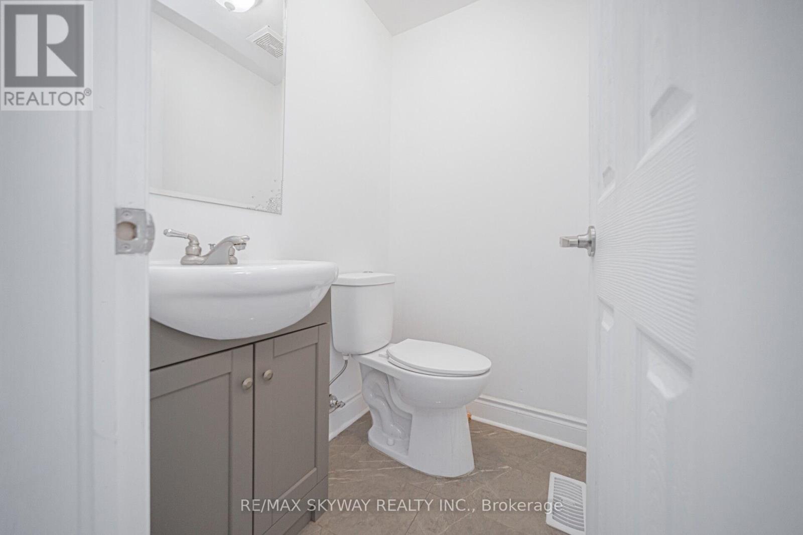 46 Royal Palm Drive, Brampton (Heart Lake East), Ontario  L6Z 1P6 - Photo 17 - W12447515