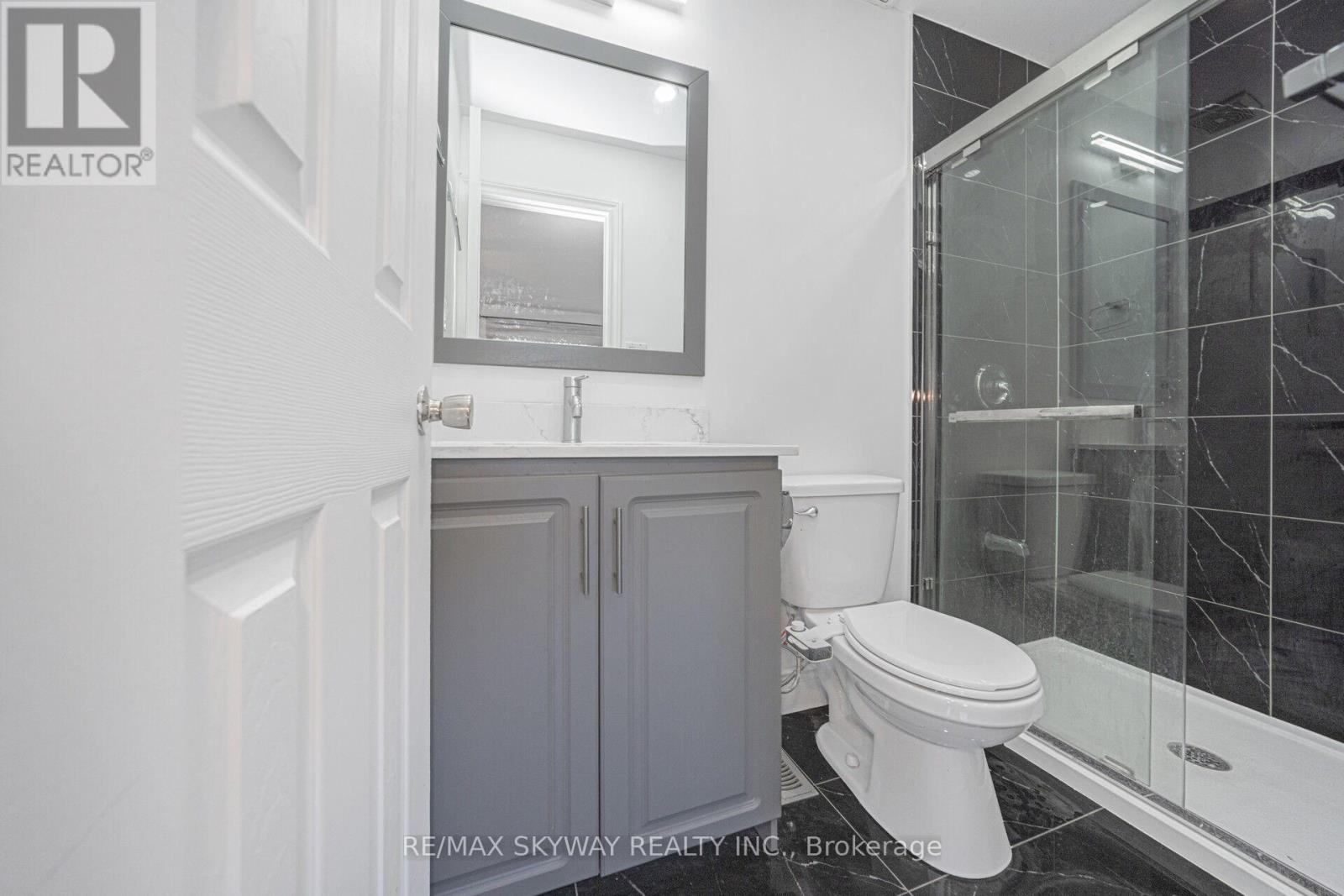 46 Royal Palm Drive, Brampton (Heart Lake East), Ontario  L6Z 1P6 - Photo 24 - W12447515
