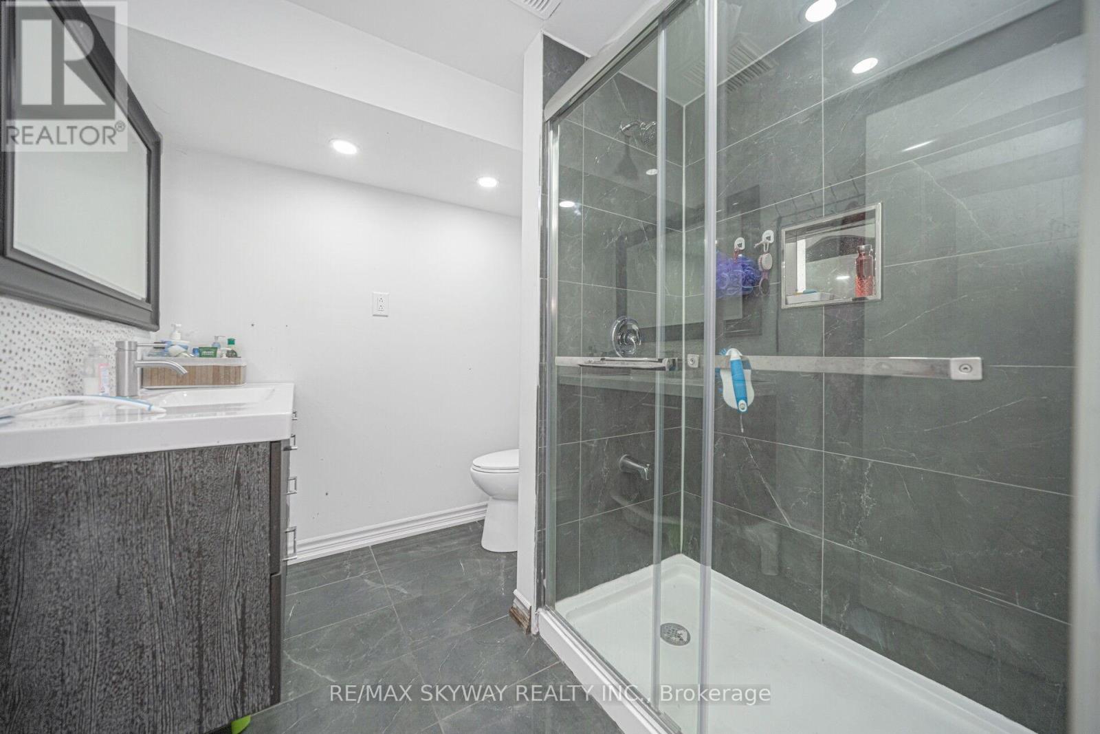 46 Royal Palm Drive, Brampton (Heart Lake East), Ontario  L6Z 1P6 - Photo 34 - W12447515