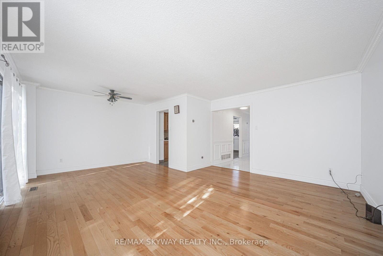 46 Royal Palm Drive, Brampton (Heart Lake East), Ontario  L6Z 1P6 - Photo 9 - W12447515