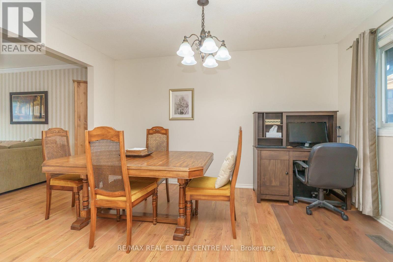 143 - 143 Ashton Crescent, Brampton (Central Park), Ontario  L6S 3J9 - Photo 9 - W12447527