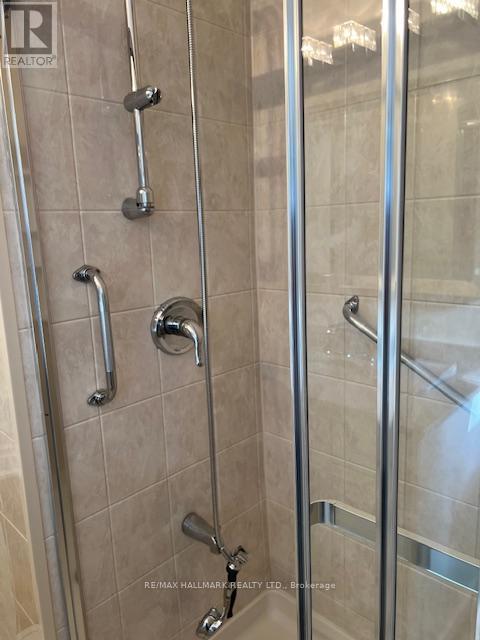 18 Burwood Road, Toronto, Ontario  M9B 2W5 - Photo 13 - W12447531