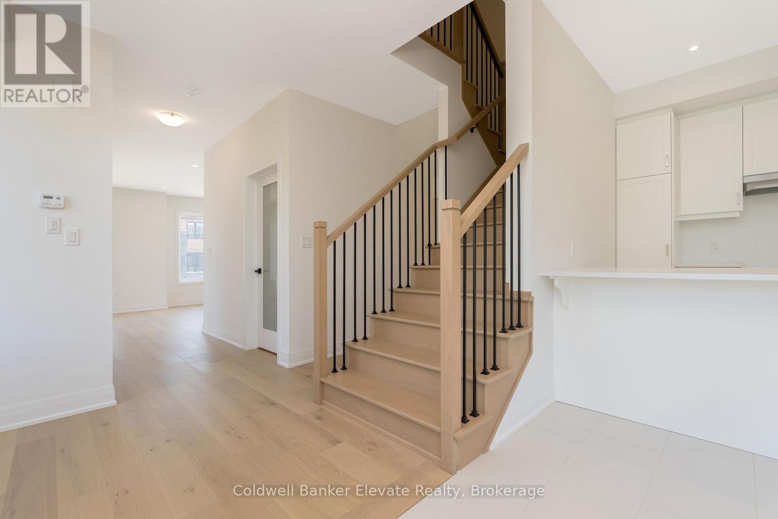 72 Windtree Way, Halton Hills (Georgetown), Ontario  L7G 0P6 - Photo 5 - W12447546