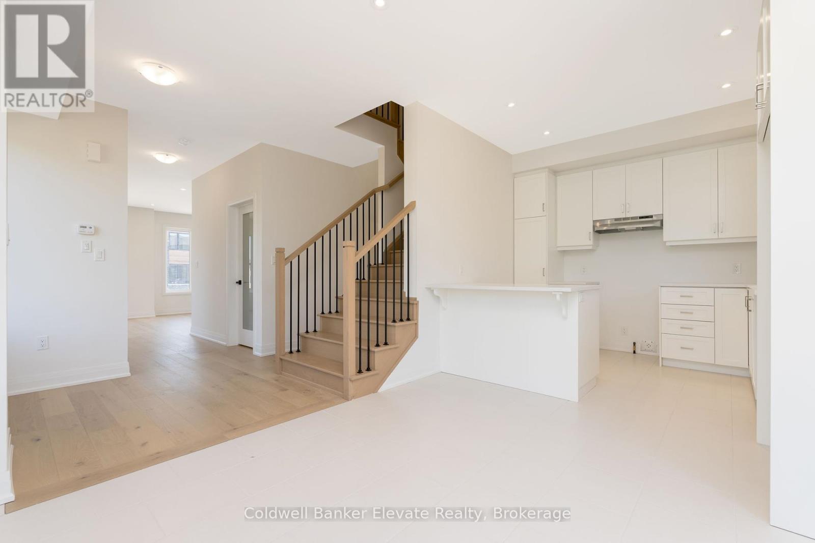 72 Windtree Way, Halton Hills (Georgetown), Ontario  L7G 0P6 - Photo 9 - W12447546