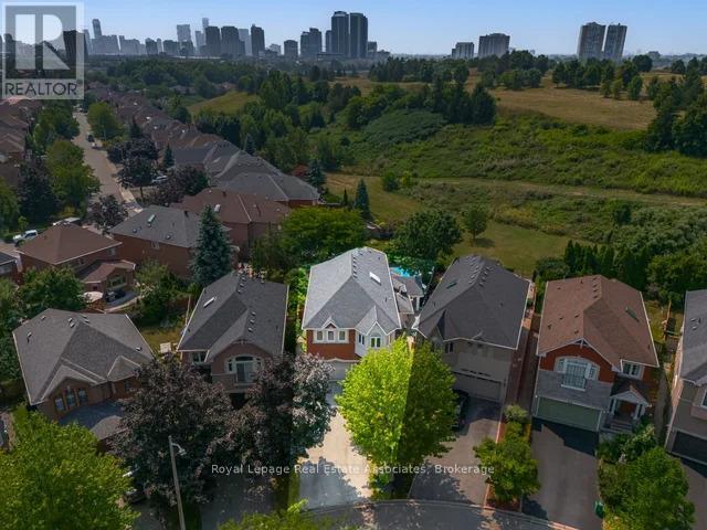 5496 Windy Hill Court, Mississauga (Hurontario), Ontario  L4Z 3W4 - Photo 2 - W12447548