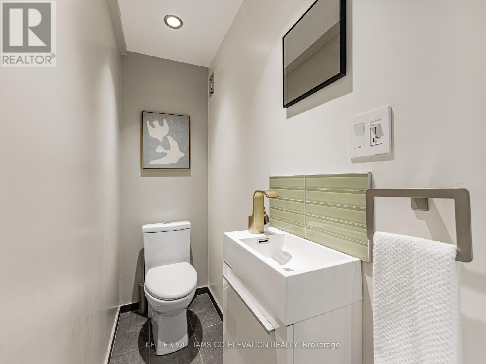 54 Pasadena Gardens, Toronto (Lambton Baby Point), Ontario  M6S 4R5 - Photo 15 - W12447562