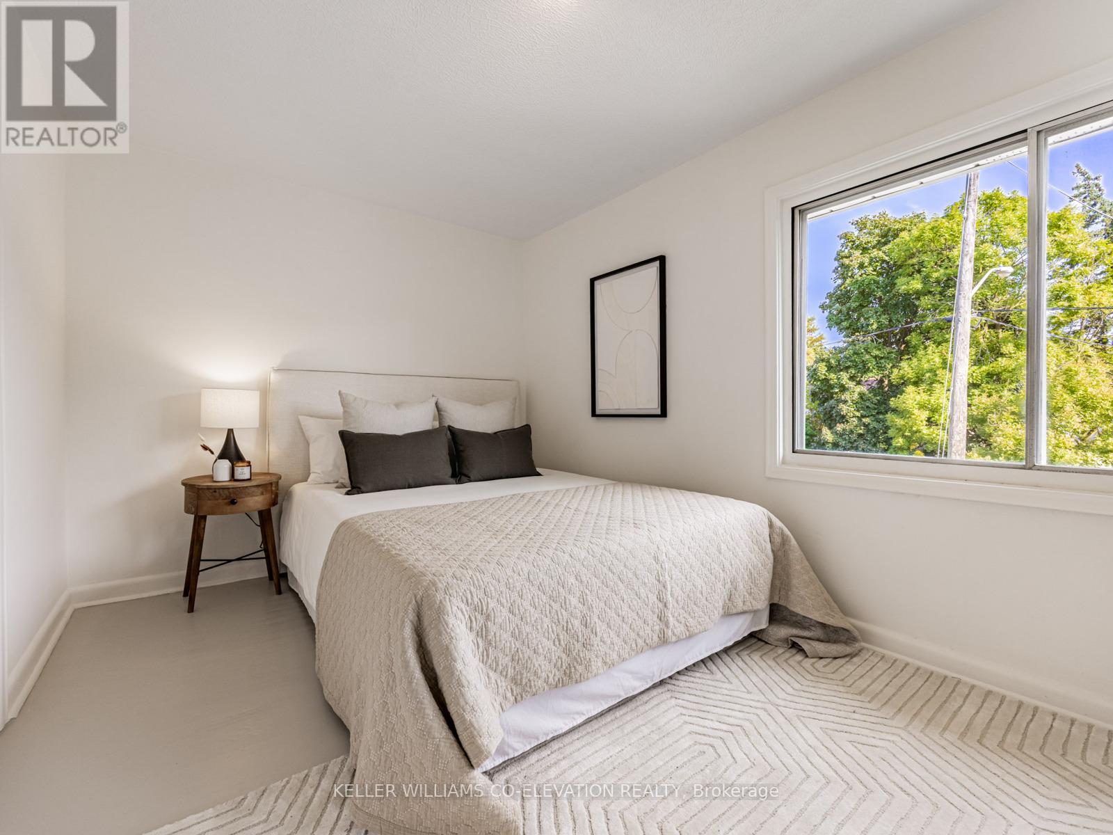 54 Pasadena Gardens, Toronto (Lambton Baby Point), Ontario  M6S 4R5 - Photo 18 - W12447562